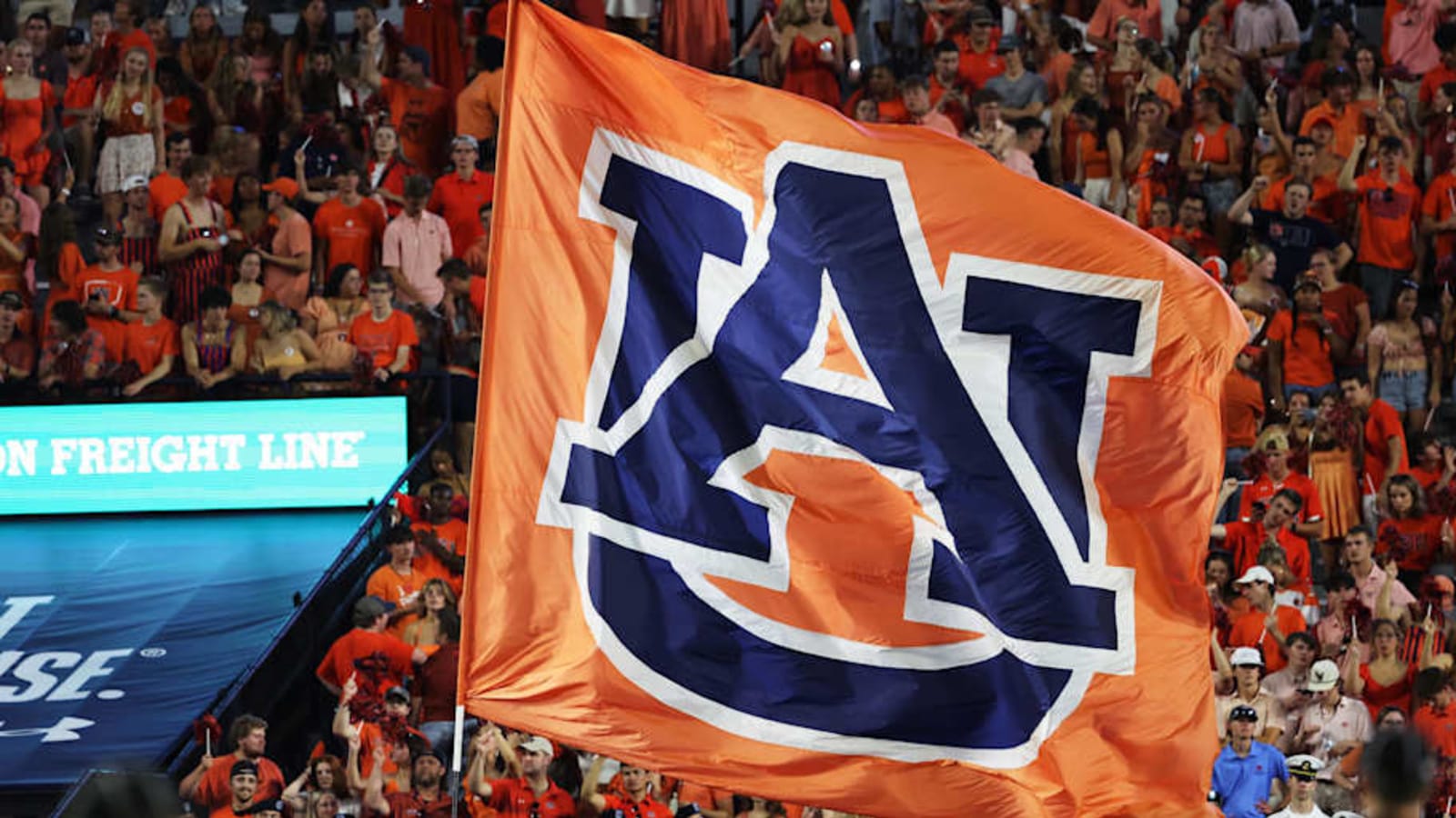 Tight End Recruit Names Auburn a Top Choice Ahead of Senior Year