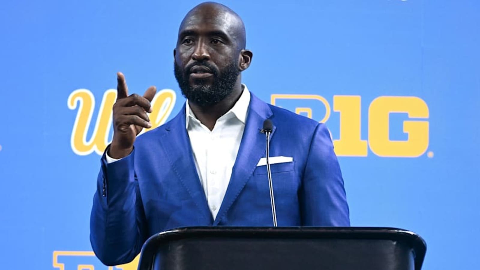 From Bears to Bruins: UCLA Gains a New Wide Receivers Coach