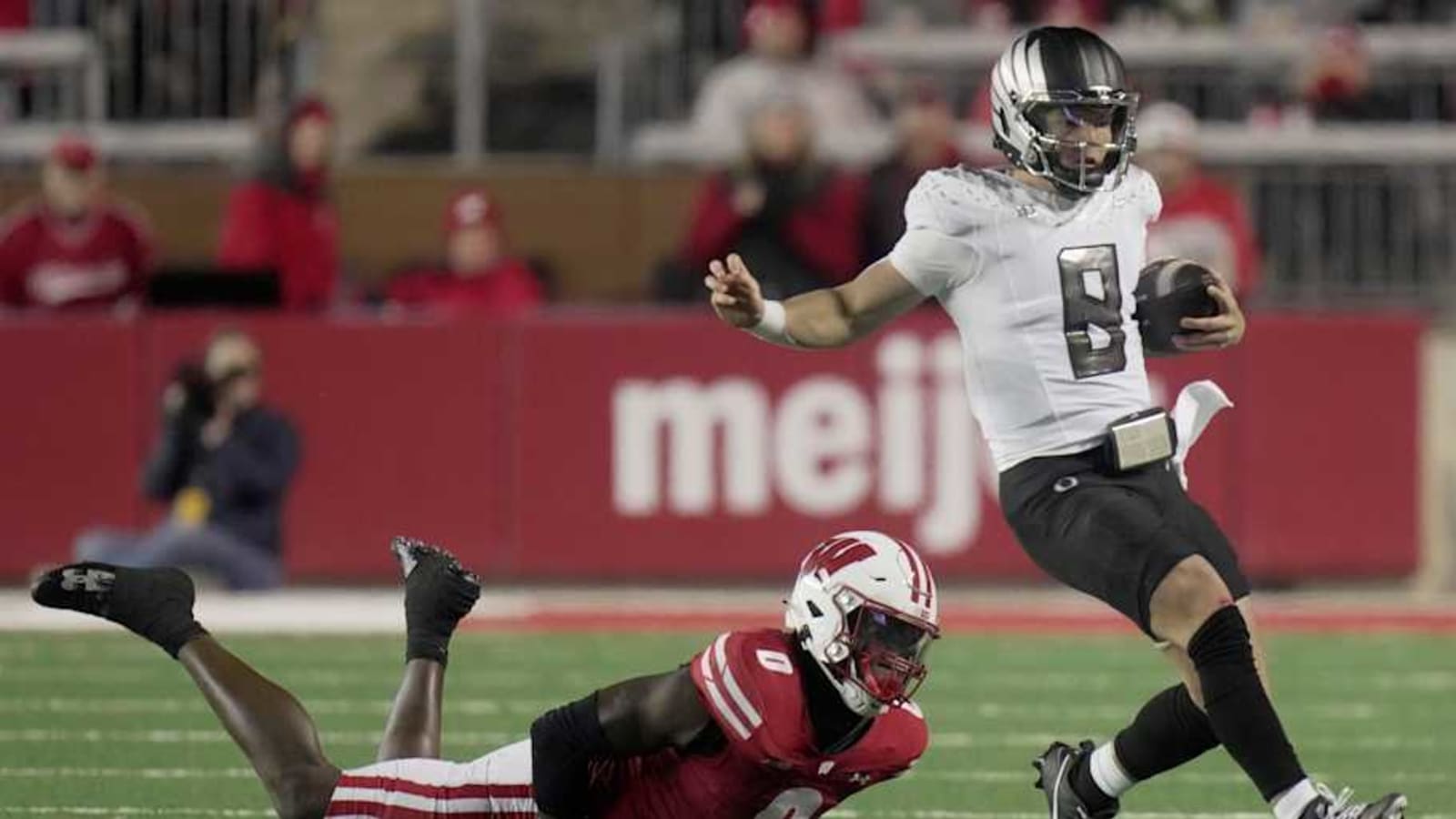 Can Oregon Ducks&#39; Dillon Gabriel Win Heisman Trophy Over Colorado&#39;s Travis Hunter?