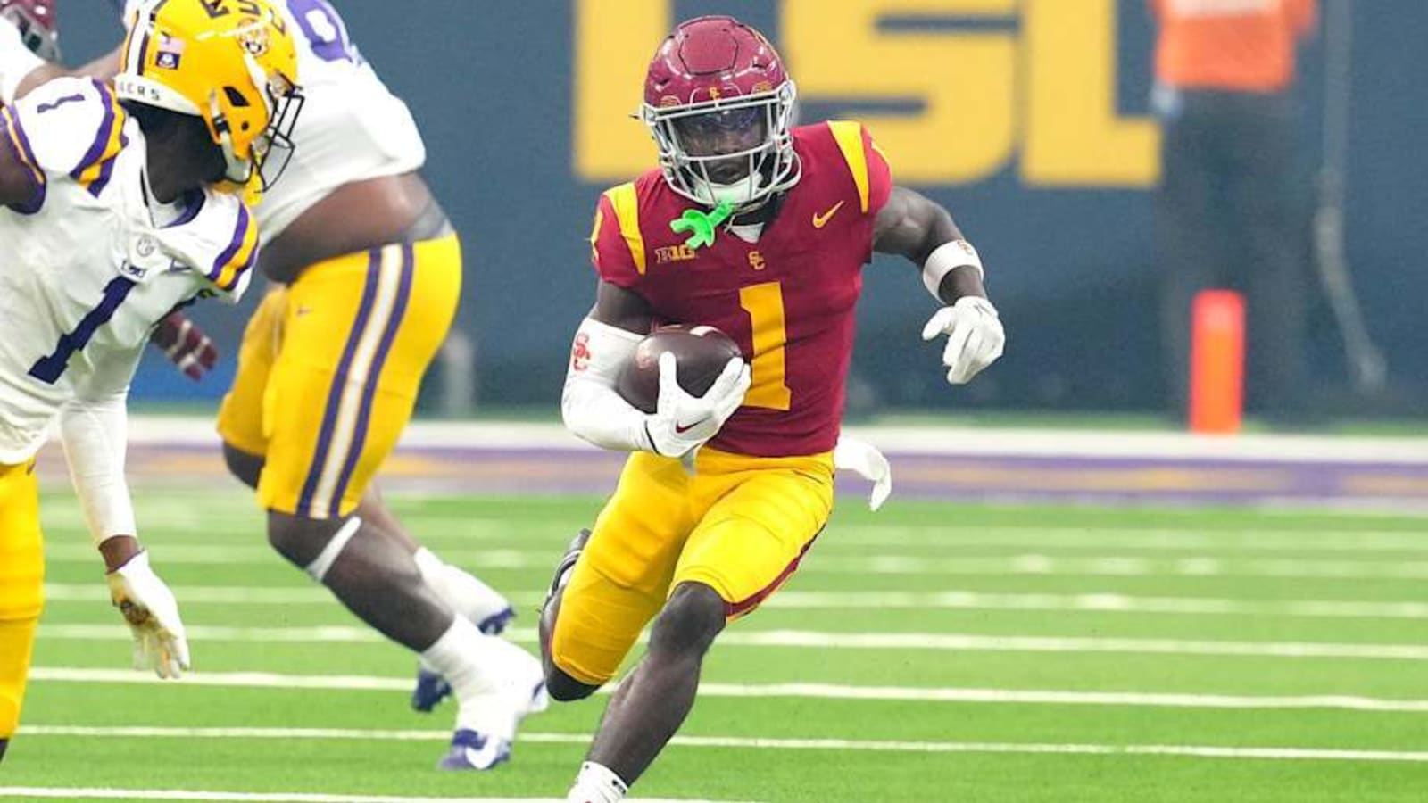 Tennessee Volunteers Going 'All-In' For USC Trojans Transfer Zachariah Branch
