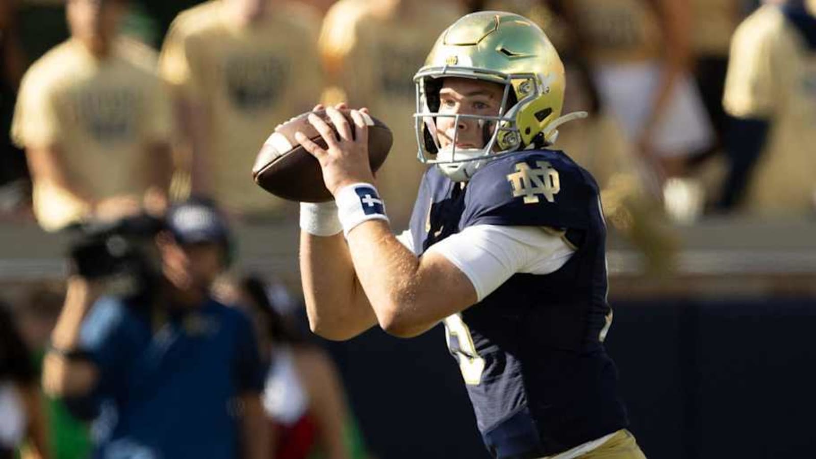 Notre Dame Football: Fans Chant for Riley Leonard to be Benched