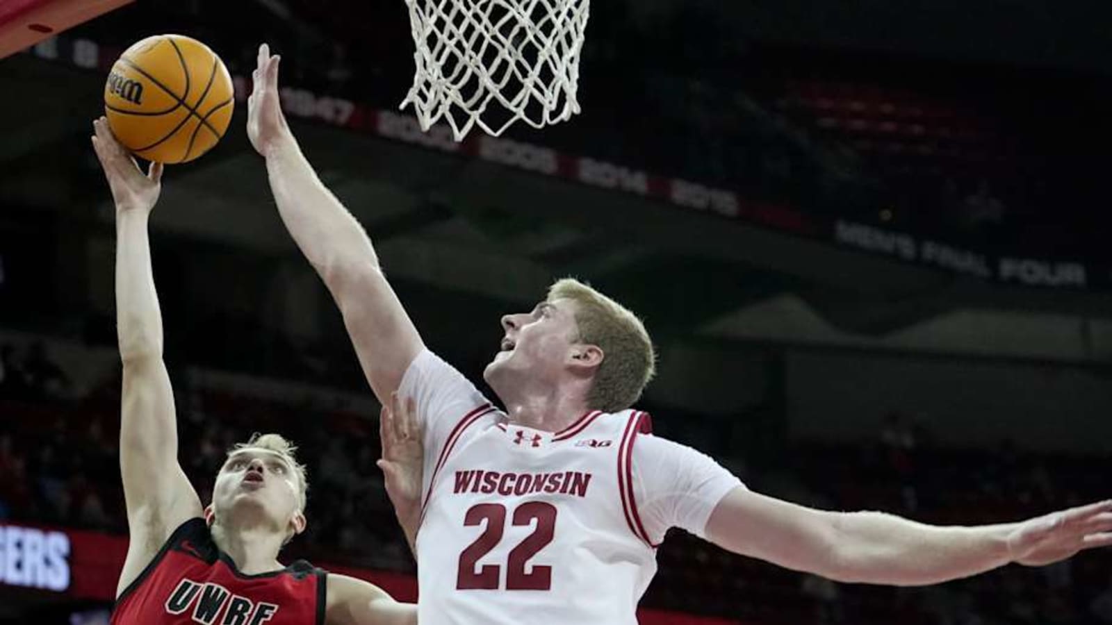 Badgers men&#39;s basketball favored to crush Holy Cross in season opener