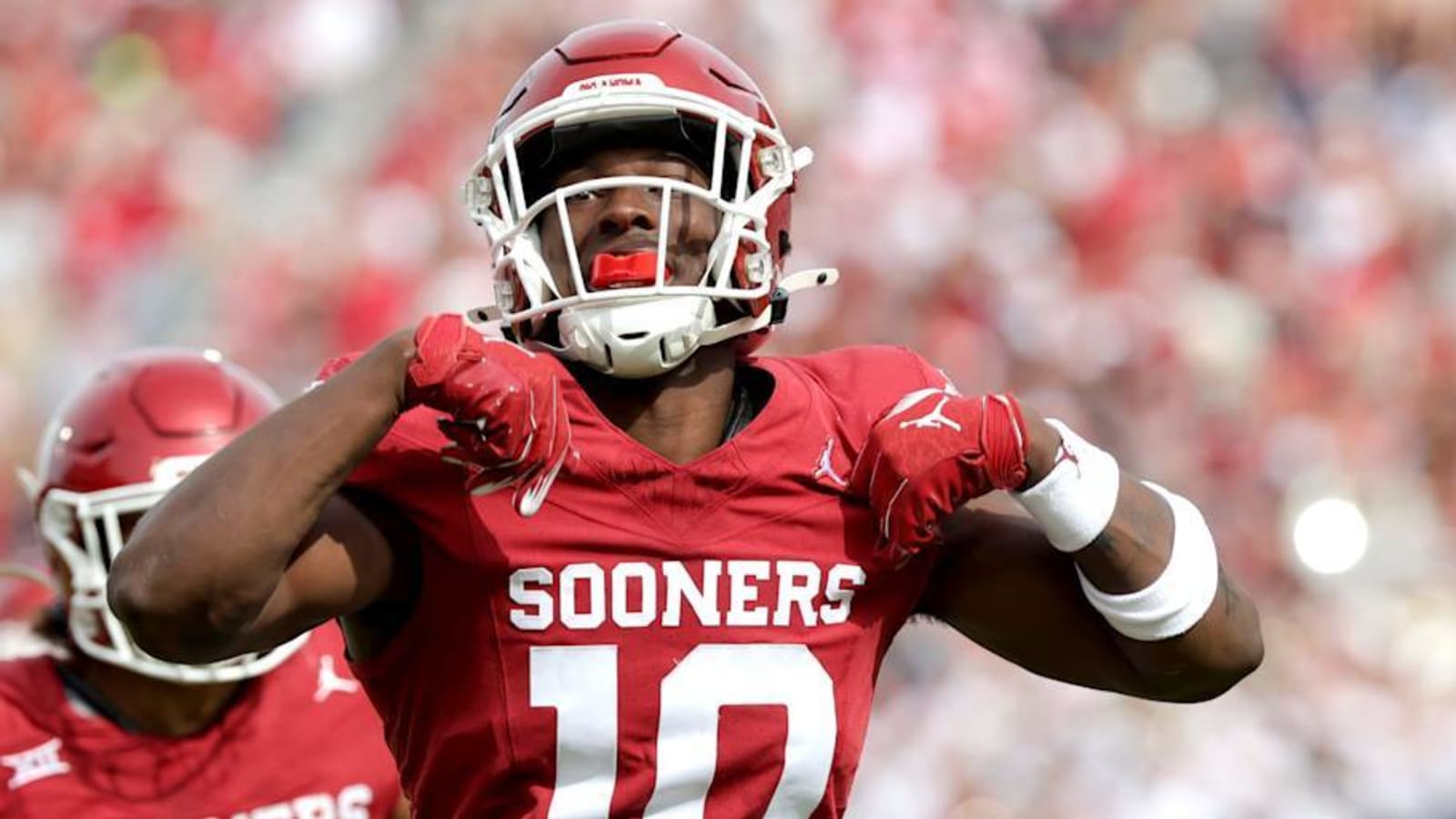 Watch: Oklahoma LB Kip Lewis Returns Interception 63 Yards For Go-Ahead TD