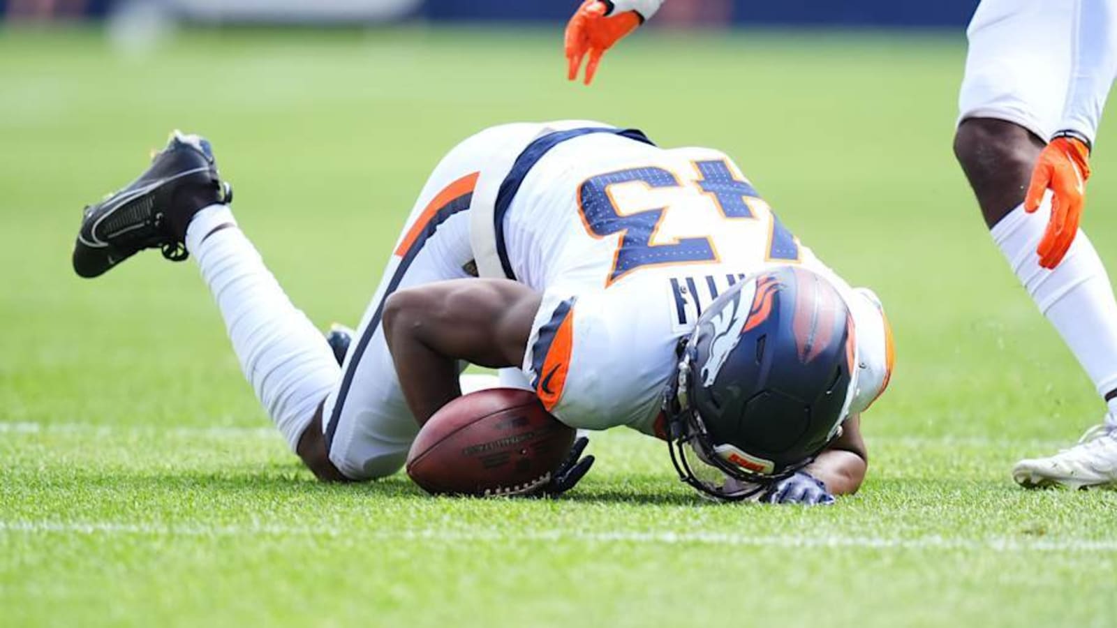 Broncos Waive DB Keidron Smith