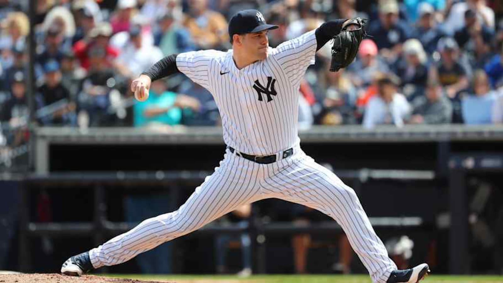Yankees Predicted to Surprisingly Reunite With Veteran Hurler