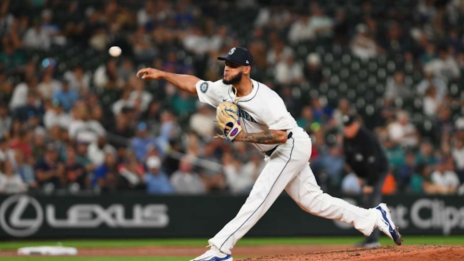 Pair of Seattle Mariners Relief Pitchers Elect Free Agency