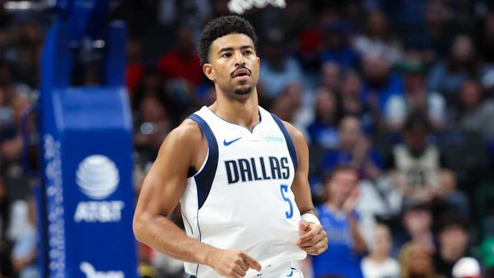 Mavericks to Explore Contract Extension With Key Reserve