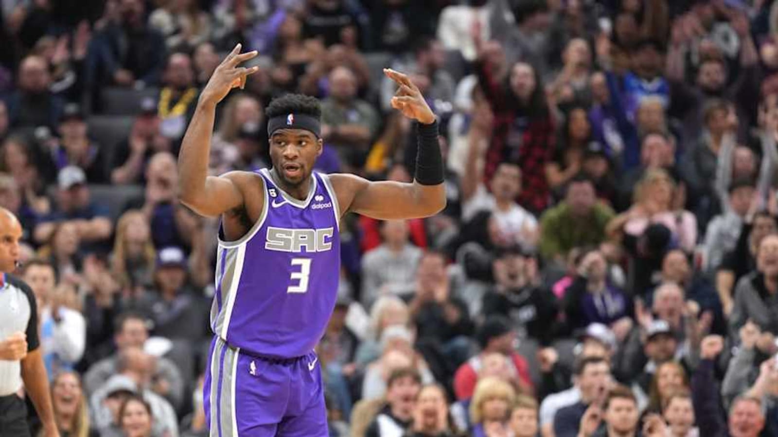 Former Blazers Guard Signs With Eastern Conference Contender