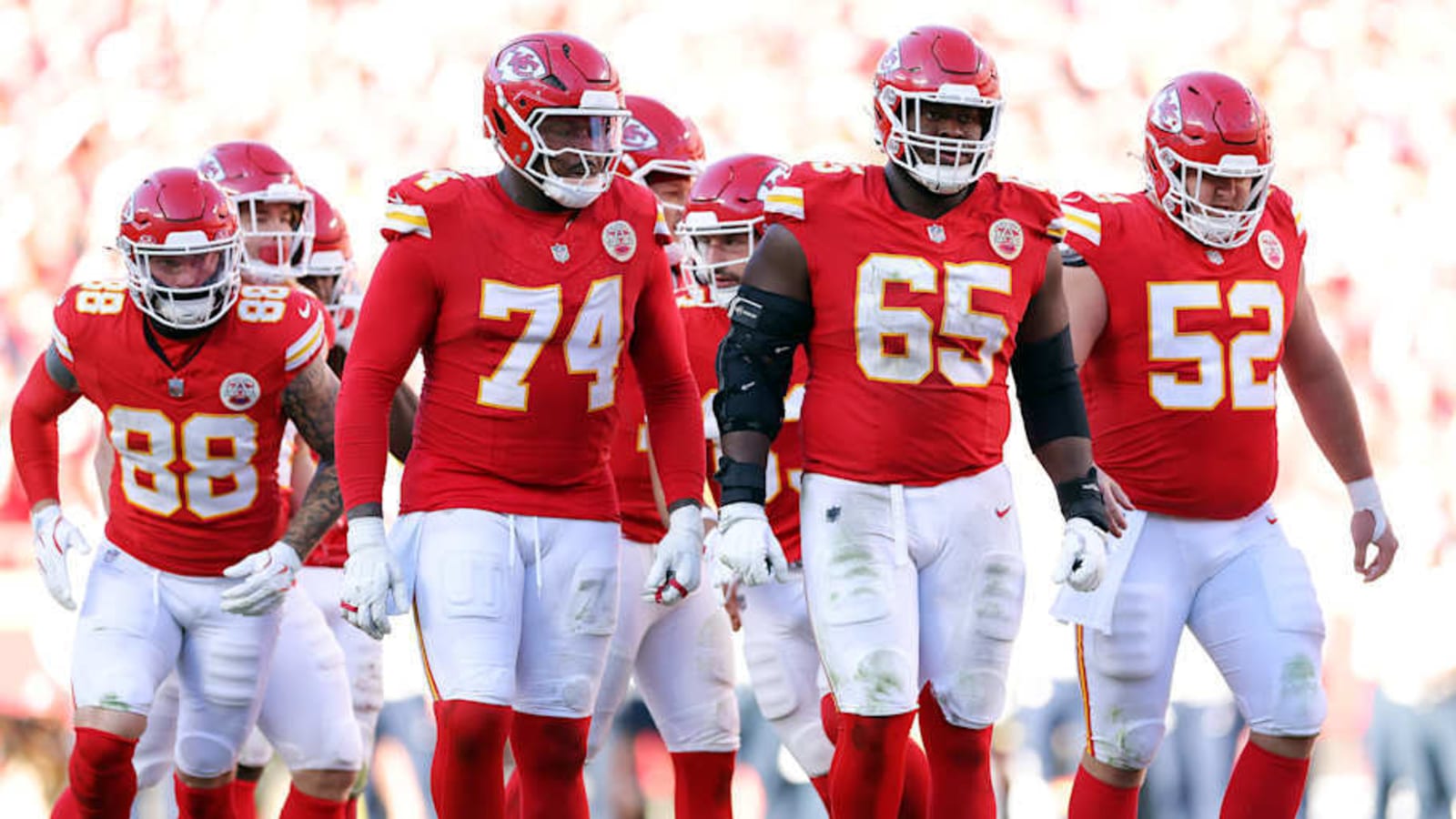 Looking at the Chiefs&#39; offensive line depth chart after signing Jaylon Moore