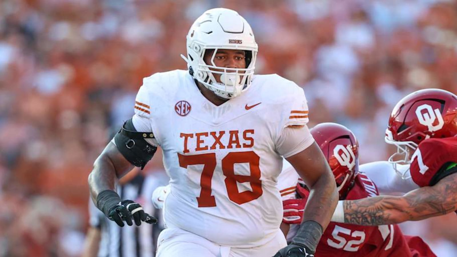 Insider Shares Latest on Texas Longhorns&#39; Kelvin Banks Jr. Injury Update