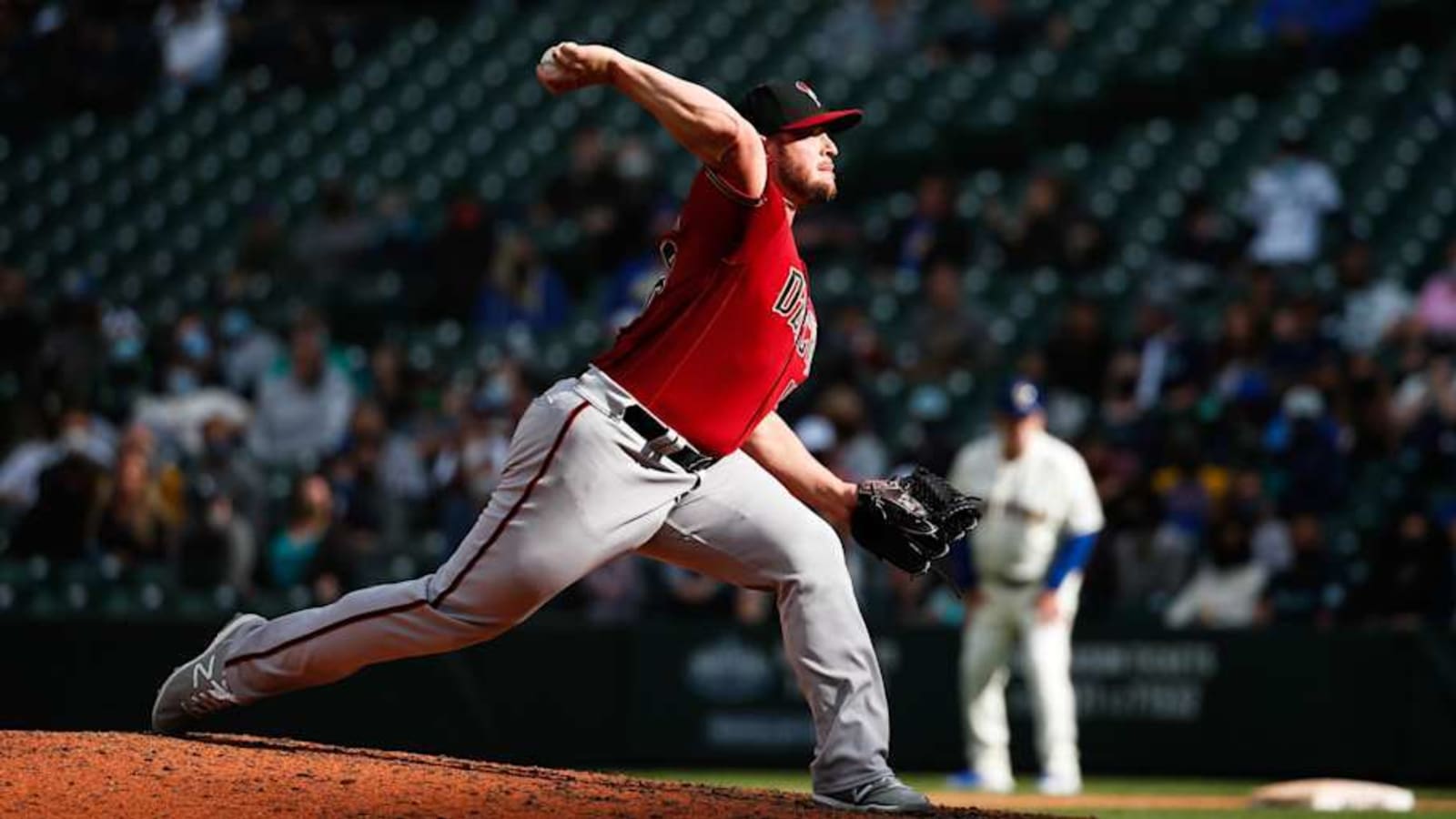 Padres Sign Former NL West Rival Pitcher in Free Agency