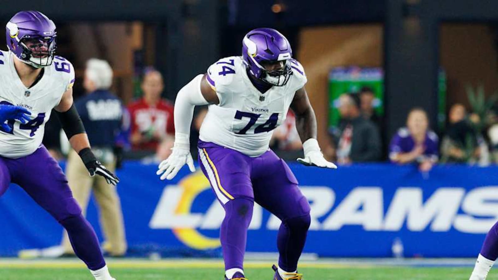 Houston Texans find their new left tackle in former rival