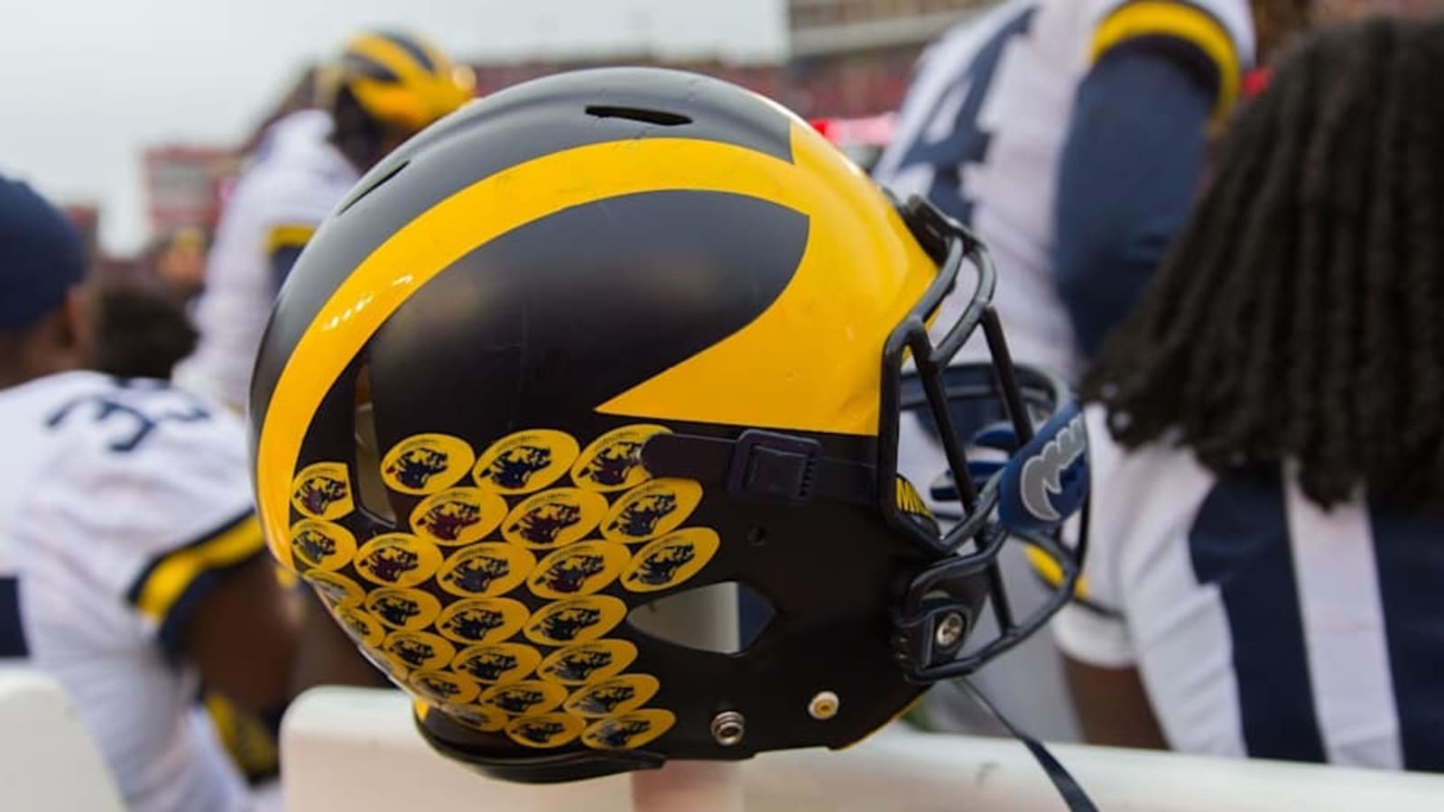 Buffalo Bills sign former Michigan football specialist; All-Big Ten member