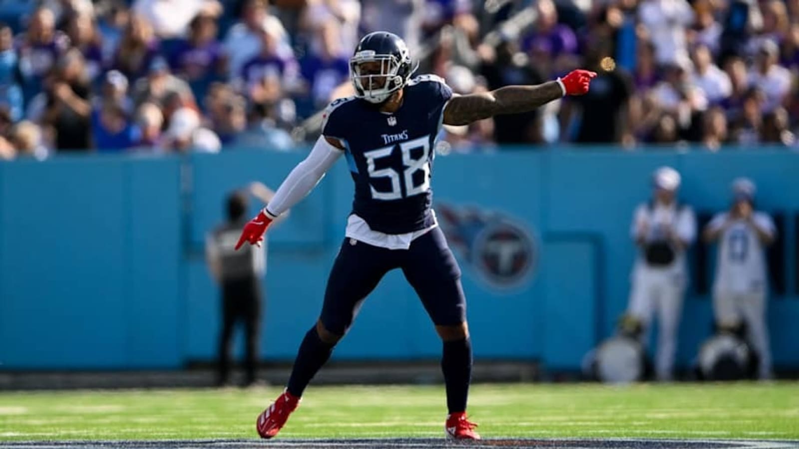 Analyst Predicts Titans&#39; Harold Landry Trade with AFC Contender