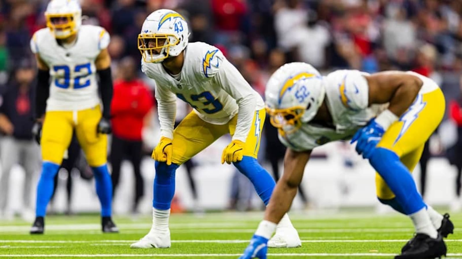 Chargers re-sign breakout LB after losing one in free agency