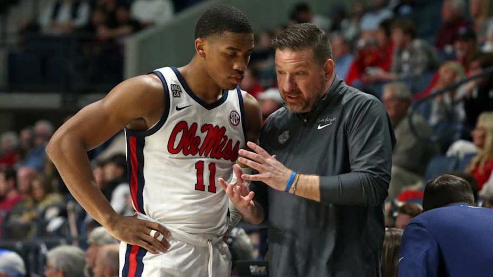 REPORT: Ole Miss Basketball to Participate in 2026 Maui Invitational