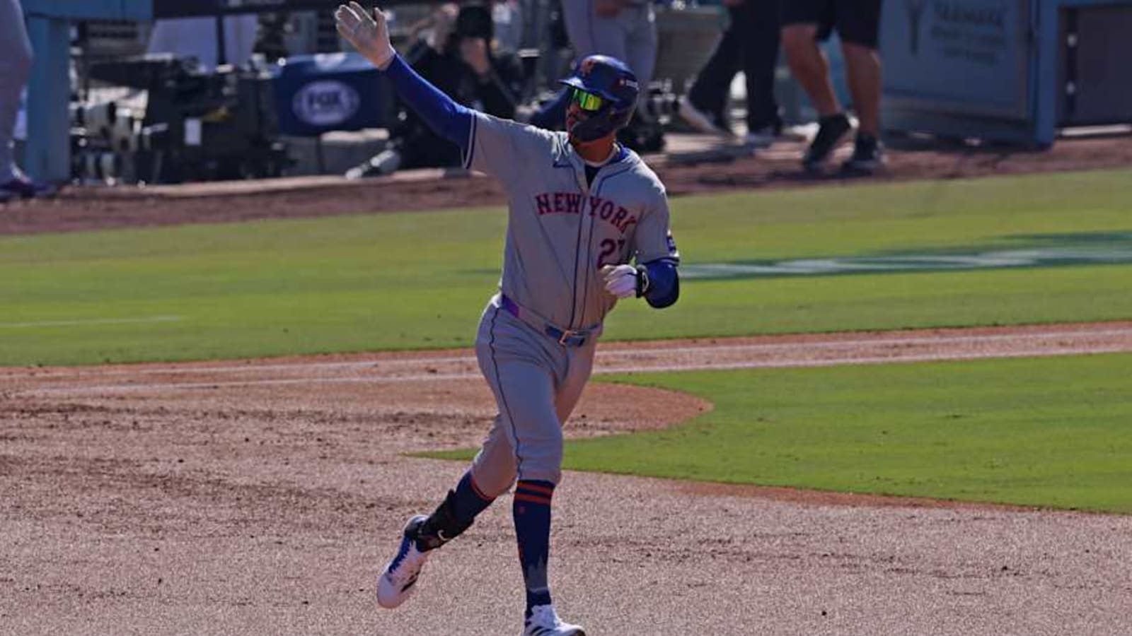 ANALYSIS: Could Seattle Mariners Trade For a Young Infielder in the Offseason?
