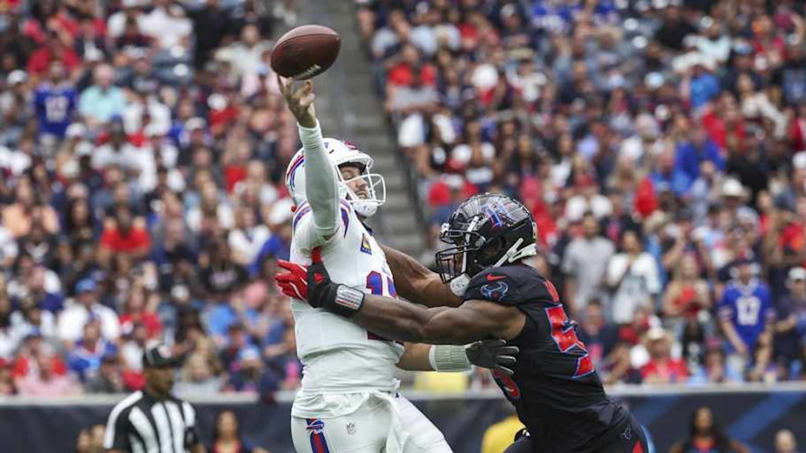 Bills lost starting QB Josh Allen for one snap due to blue tent evaluation