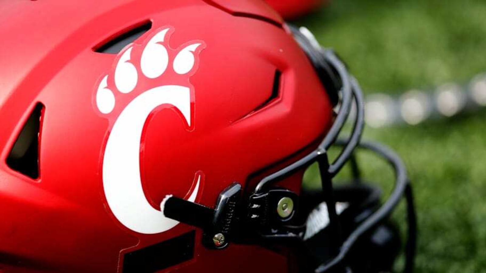 Cincinnati Lands 17th Commitment in 2025 Class From Unranked Edge Rusher Kamron Neal