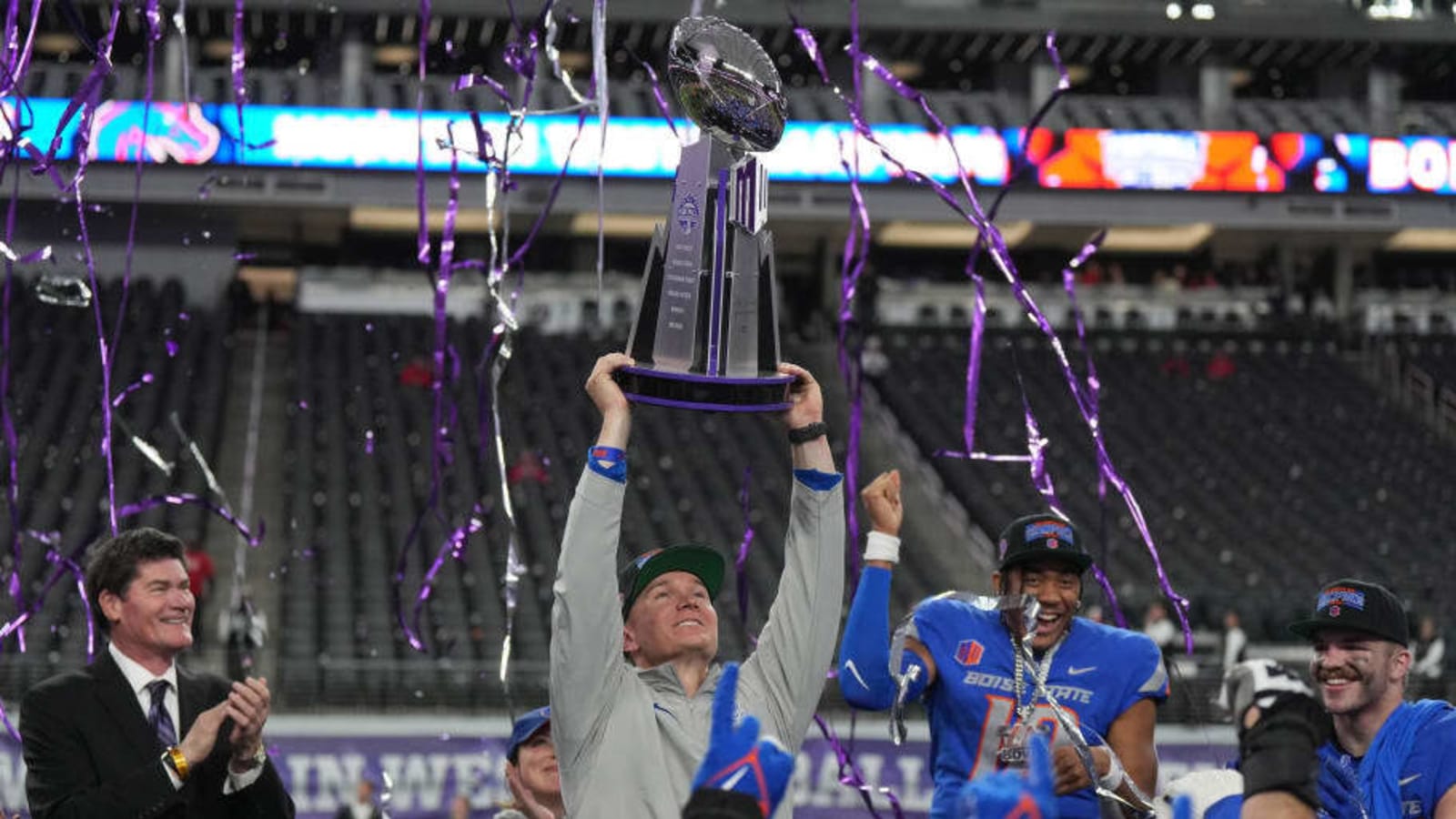 RECRUITING: 6&#39;5" OT Jacob Tracy Commits To Boise State Football For 2025