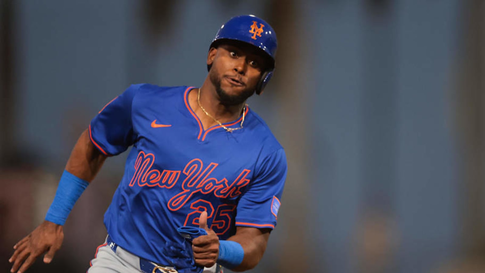 New York Mets reportedly trade promising outfielder to NL club Yardbarker
