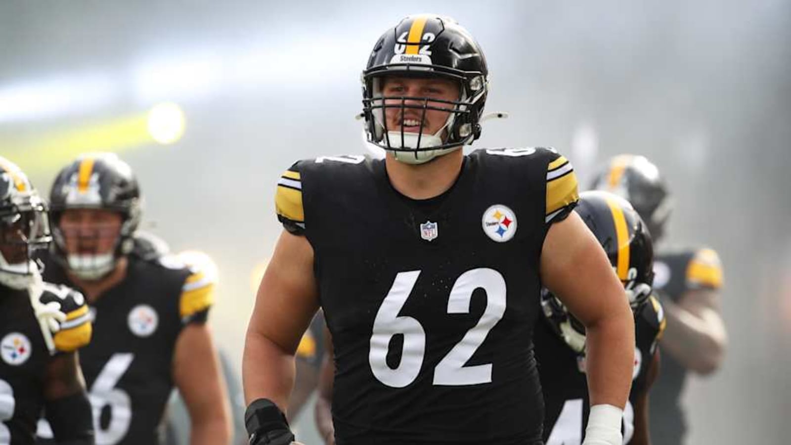 Steelers Re-Sign Veteran Center