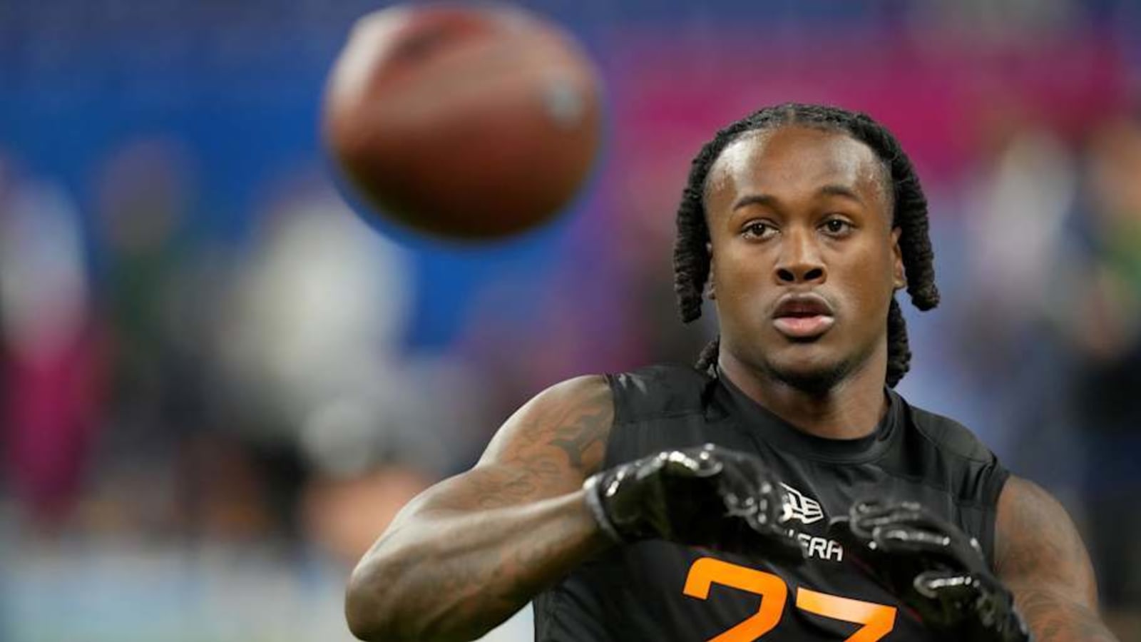 Cardinals Meet With Auburn WR