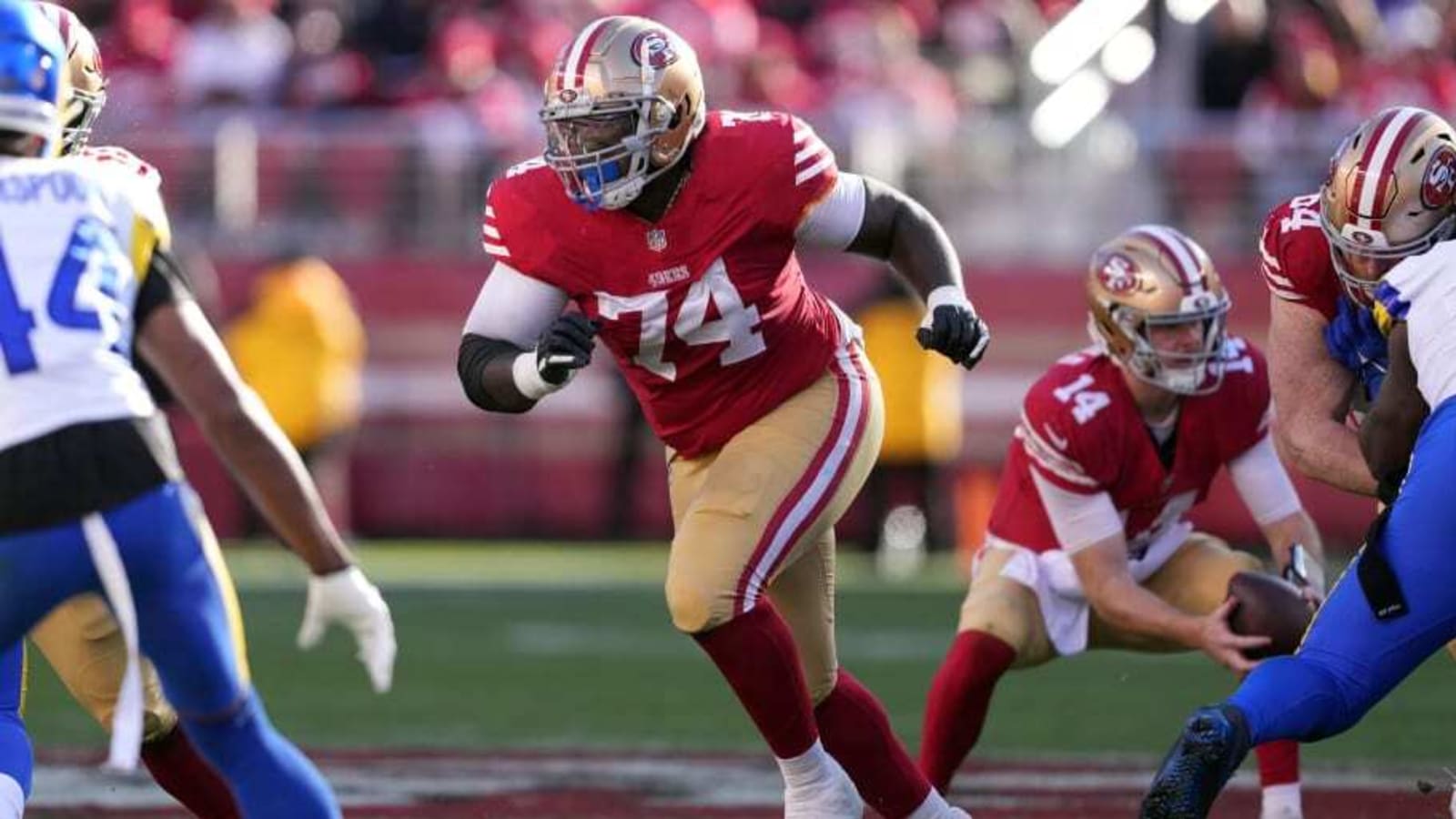 49ers Starting Guard Won&#39;t Have Surgery on Wrist Injury