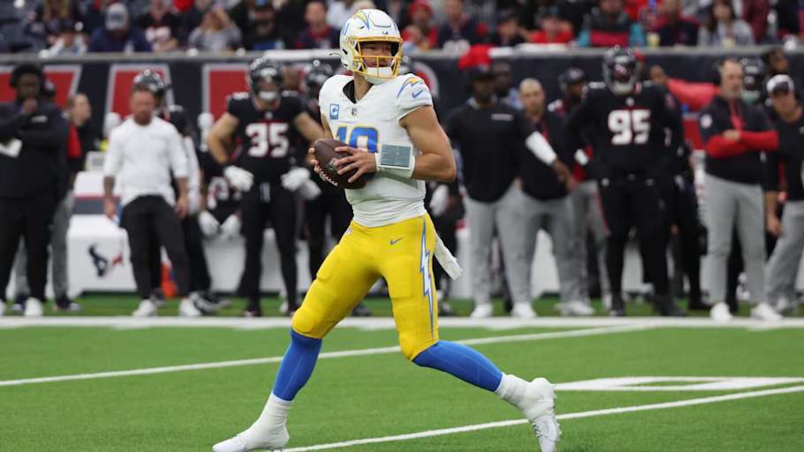 Proposed Chargers signing adds 6-time Pro Bowl playmaker for Justin Herbert