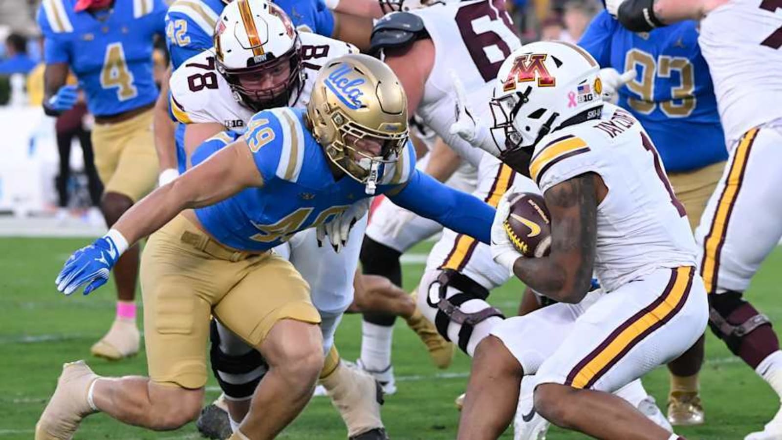 Report: Giants Attend Private Pro Day for UCLA LB Carson Schwesinger