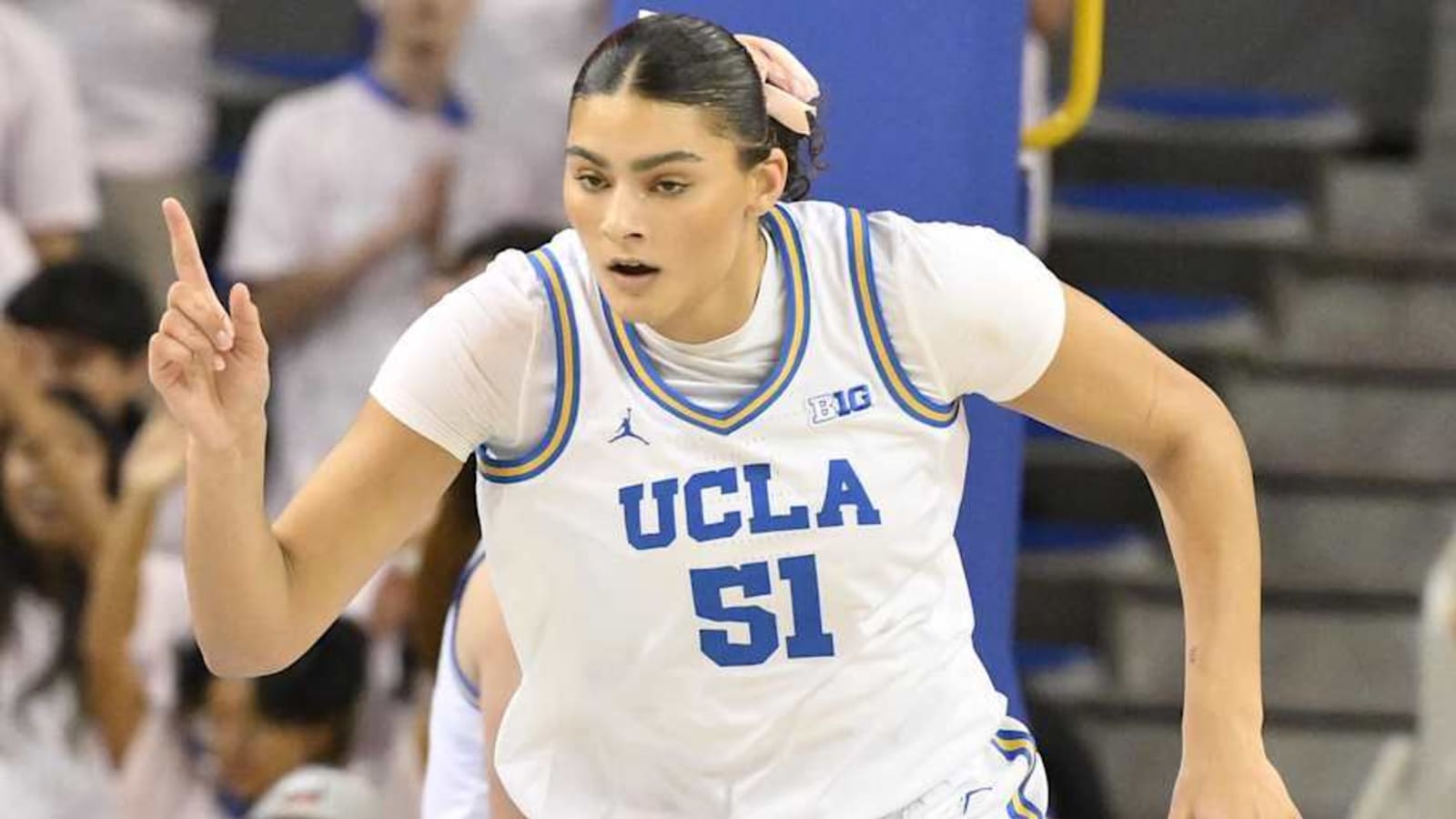 No. 3 UCLA Stays Hot with Statement Win Over No. 25 Illinois
