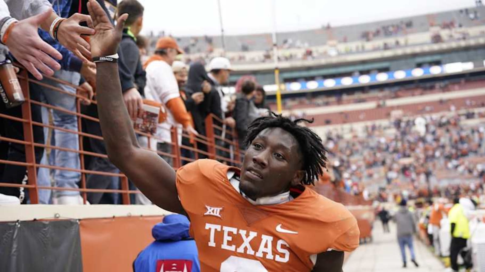 Former Texas Longhorns LB Makes Bold Statement Regarding NFL Honor
