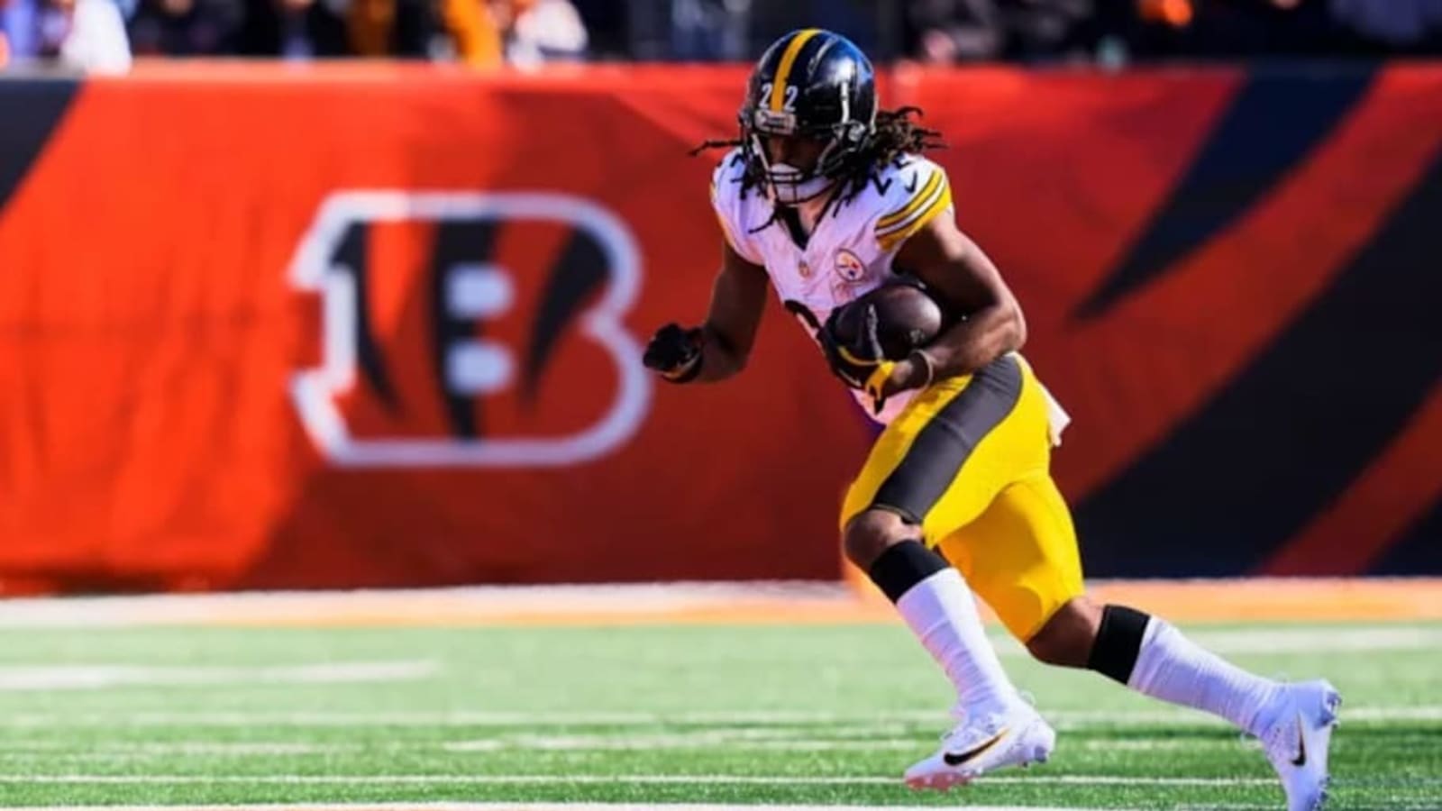Report: Former Alabama Star Najee Harris Signs with Los Angeles Chargers