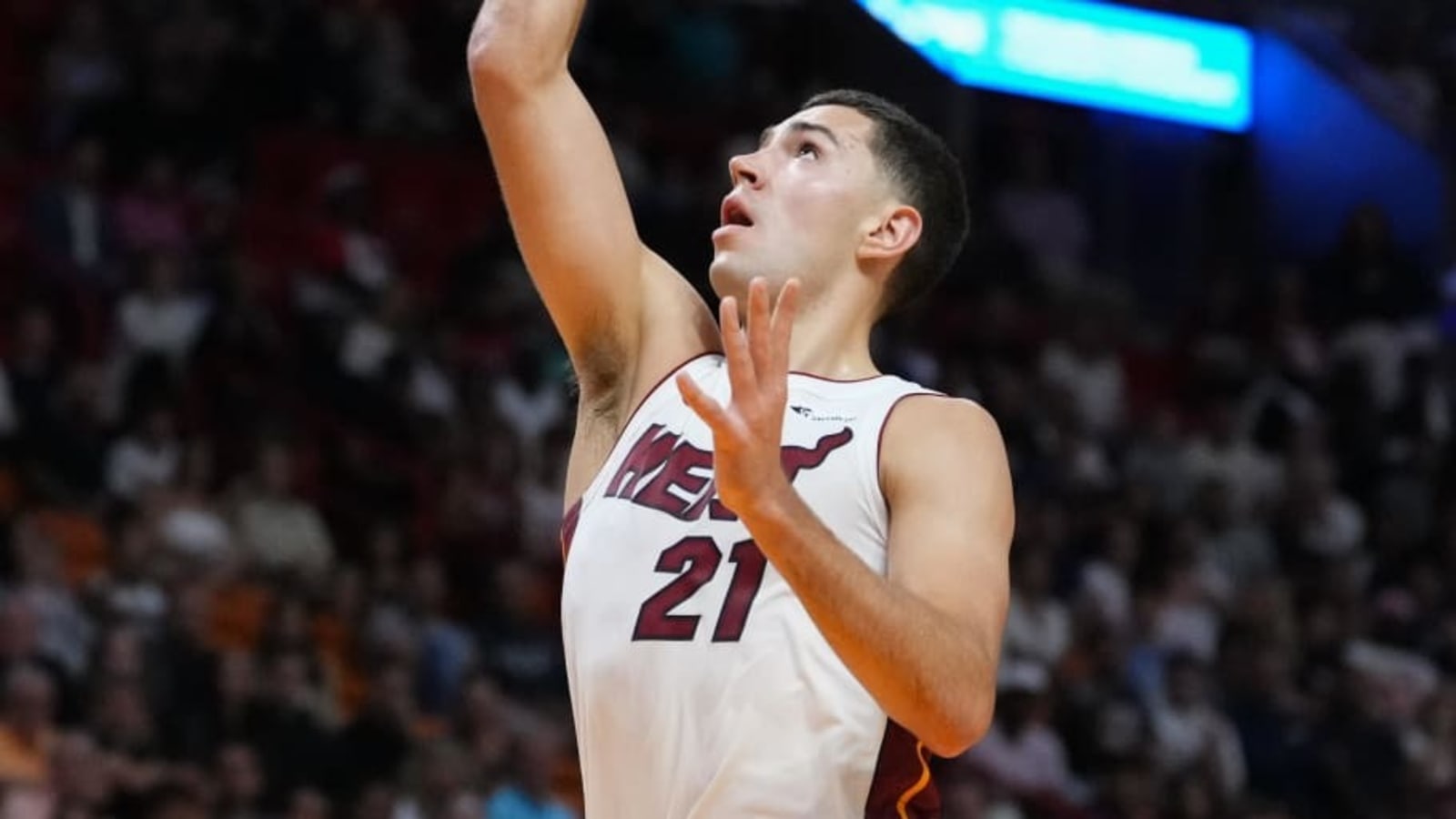Miami Heat Extend Qualifying Offers To Cole Swider, Alondes Williams
