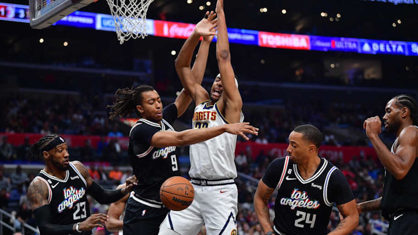 Dallas Mavericks Reportedly Sign Former Clippers Center