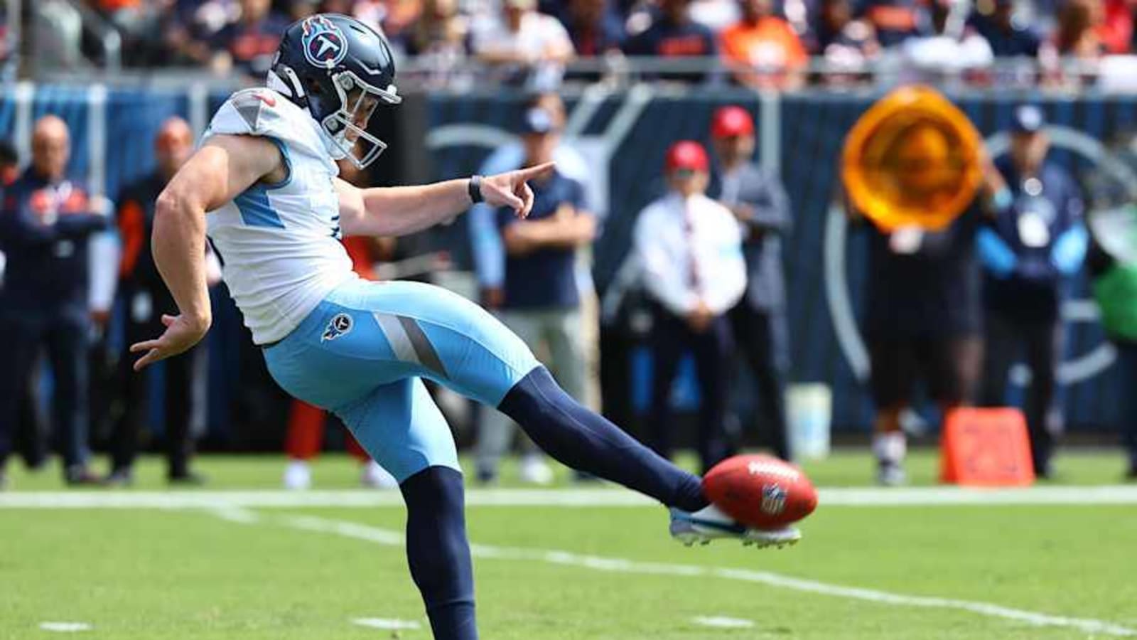 Report Casts Doubt on Broncos&#39; Plan to Replace Defected Punter