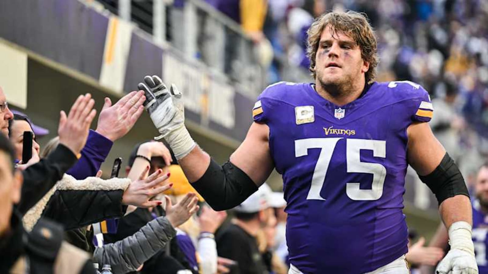 Vikings&#39; Brian O&#39;Neill leaves MNF game vs. Bears with knee injury