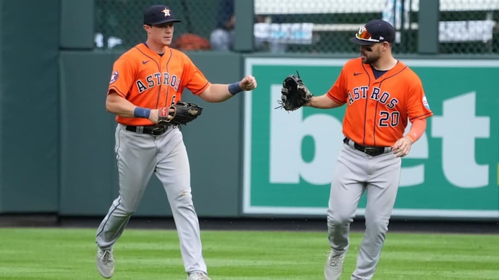 Pair of Houston Astros Outfielders Viewed as Non-Tender Candidates