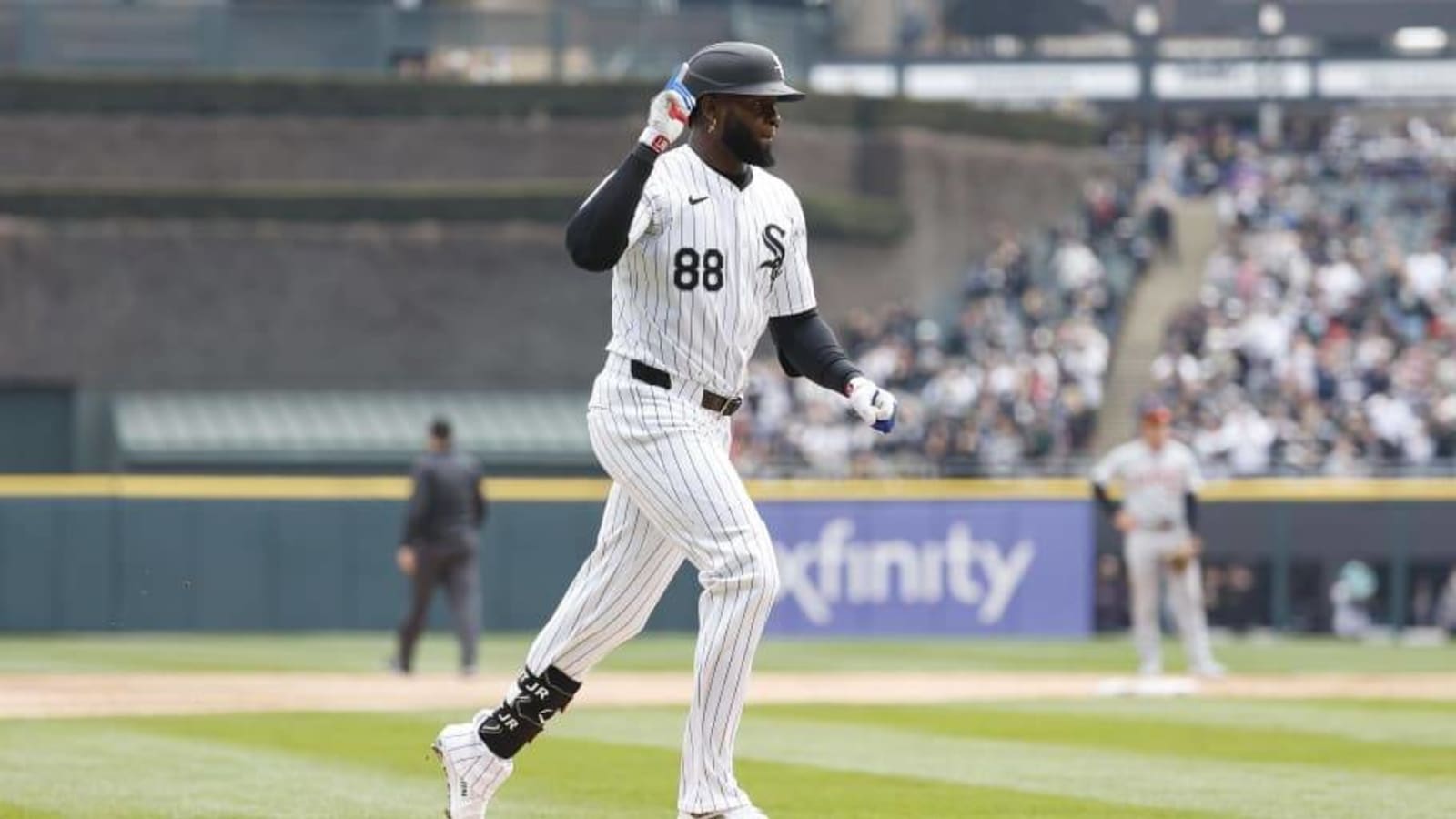 Luis Robert Jr. Returns From Injured List, Starting For Chicago White Sox on Tuesday