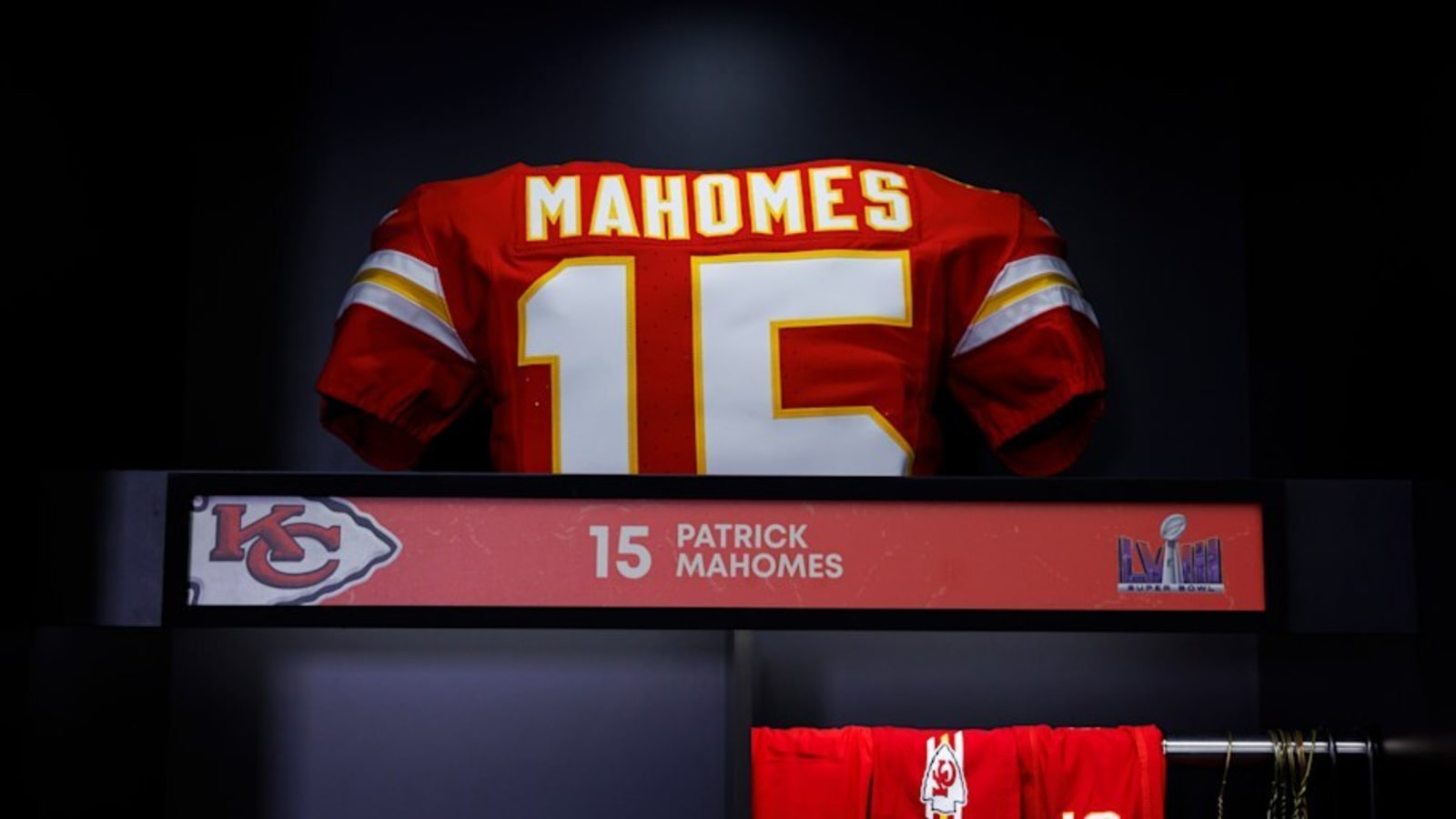 Do the Kansas City Chiefs have an alternate uniform?