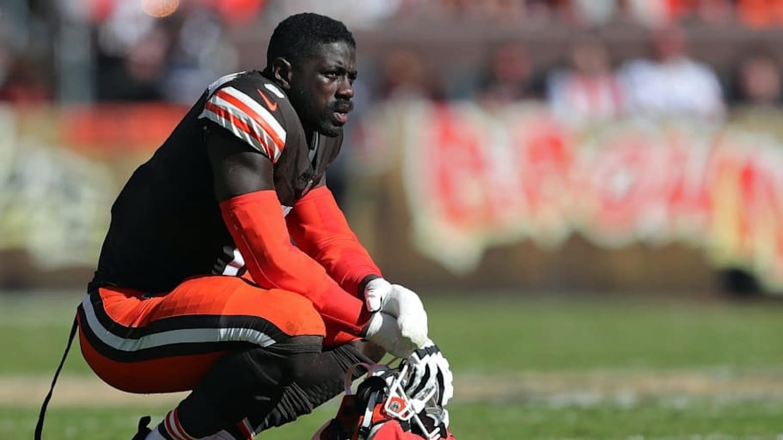 Former Notre Dame Star Linebacker Faces Potential Career Ending Injury