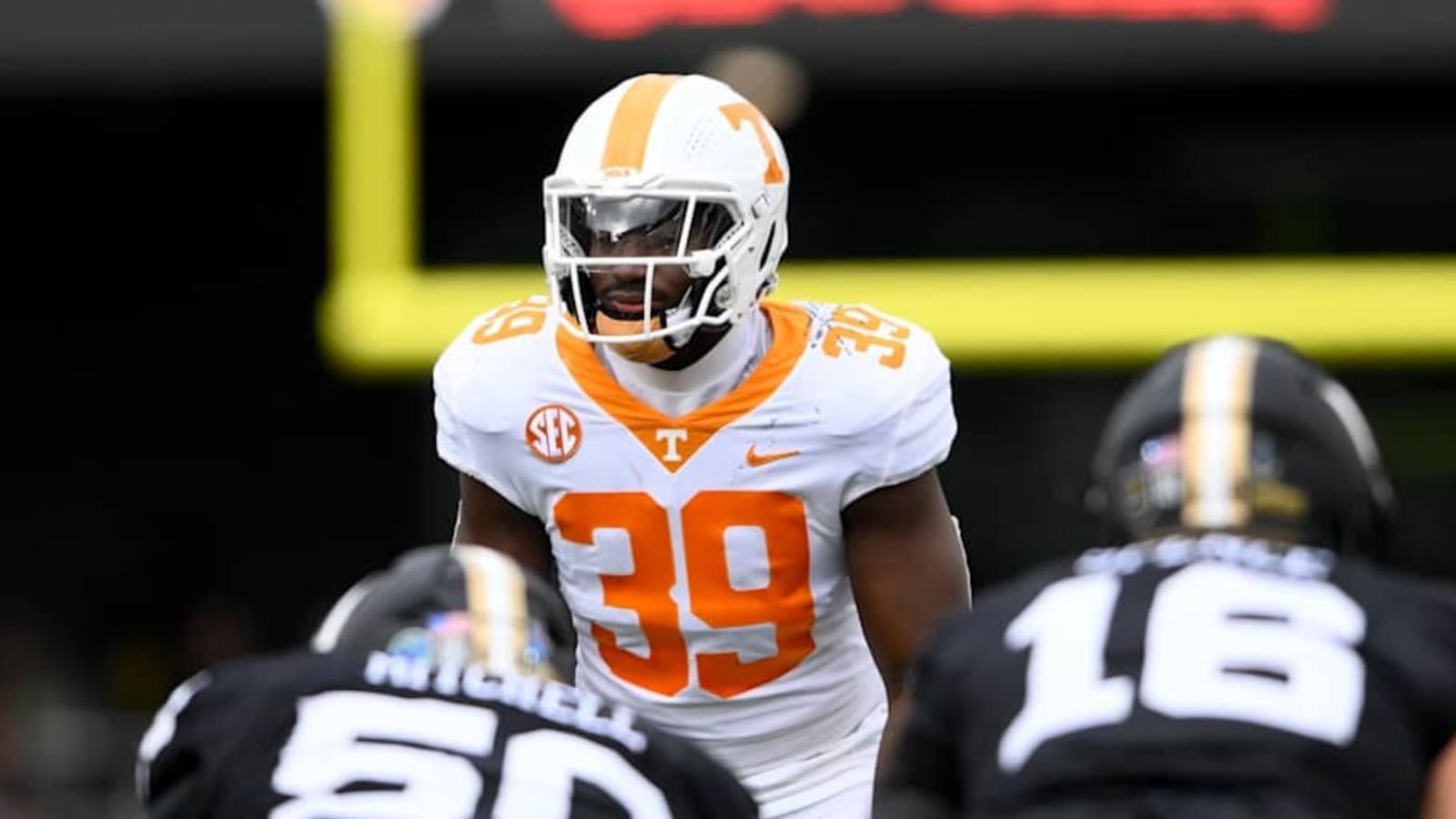 Tennessee Football LB Jalen Smith Will Enter Transfer Portal