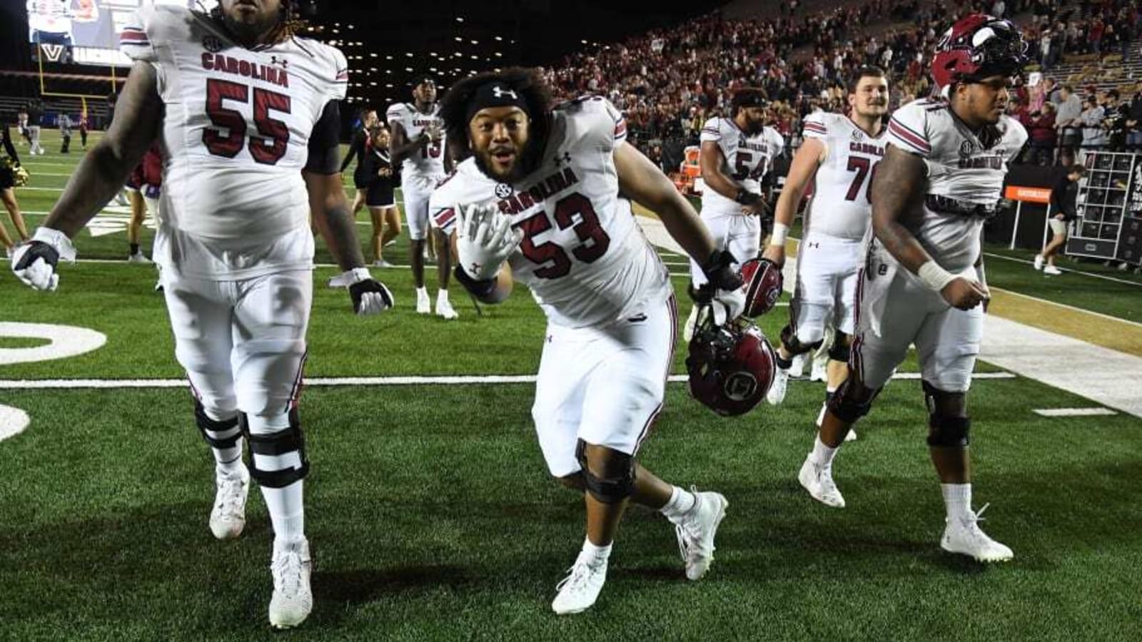 "We&#39;re having a great fall camp" - South Carolina&#39;s Jakai Moore Speaks on the Offensive Line