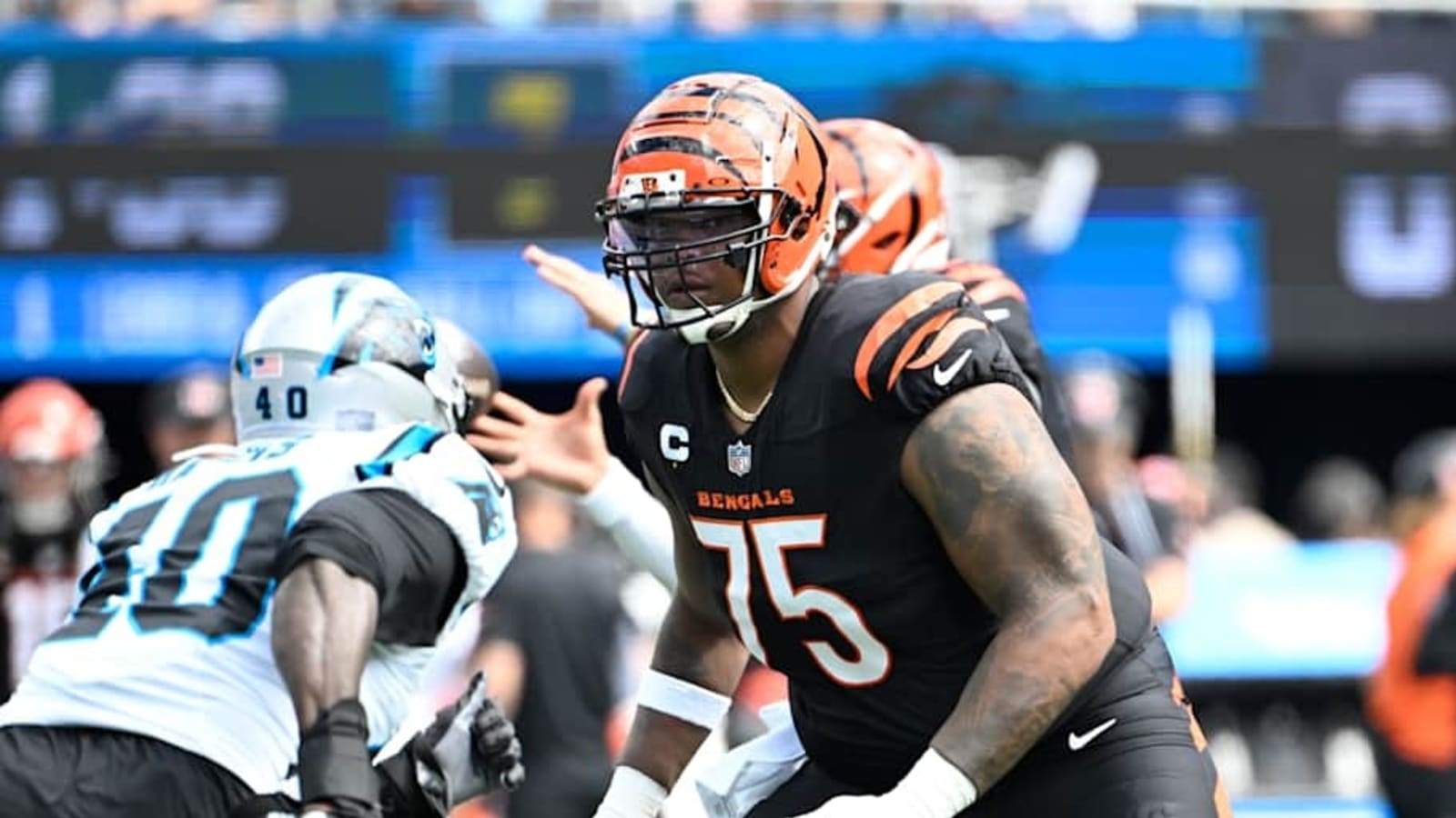 Orlando Brown Jr. Suffers Knee Injury, Questionable to Return