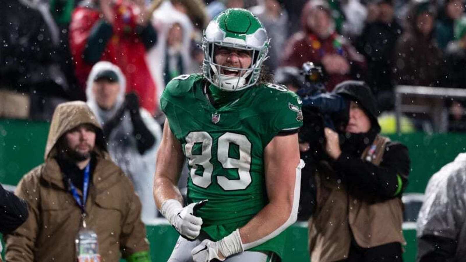 Giant TE Jack Stoll Ties the Knot