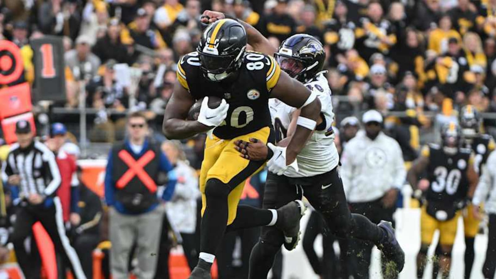 Steelers QB Reveals Darnell Washington&#39;s Real Weight