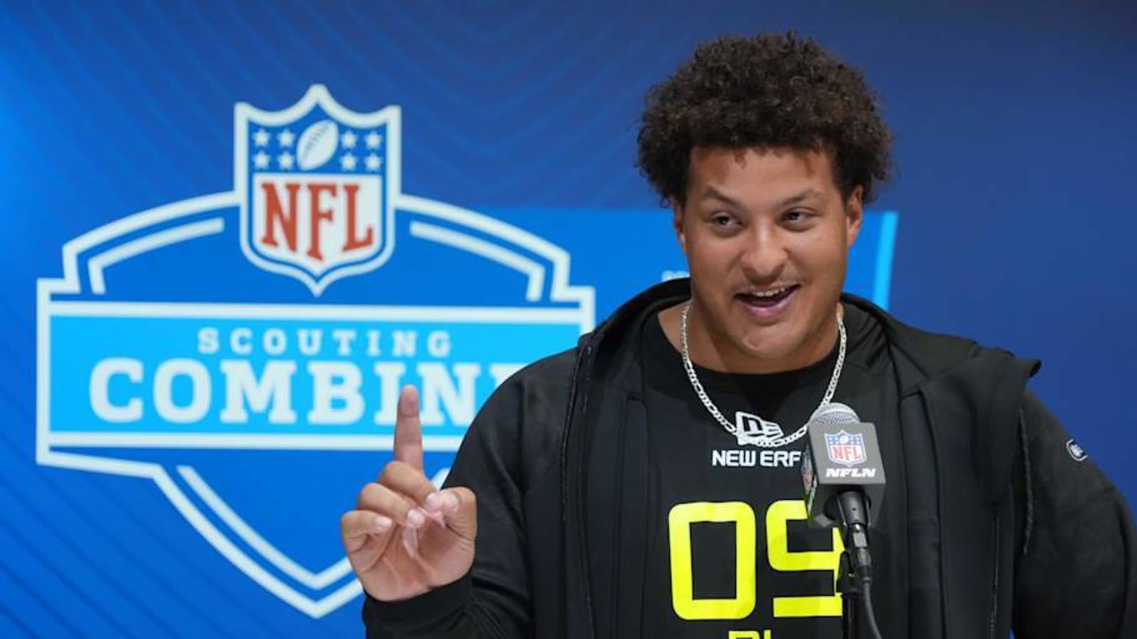 Bold Position Change Idea for Notre Dame Star Defender at NFL Combine