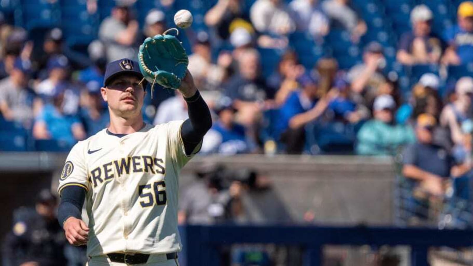 A&#39;s Claim Pitcher From Houston Astros