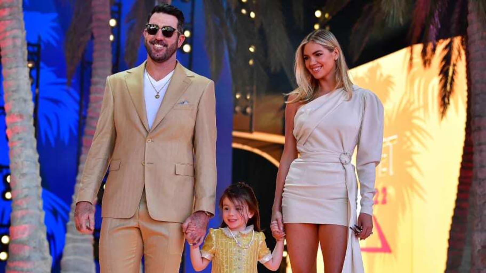 Astros Star Justin Verlander&#39;s Wife Kate Upton Details Baseball Wife-Style