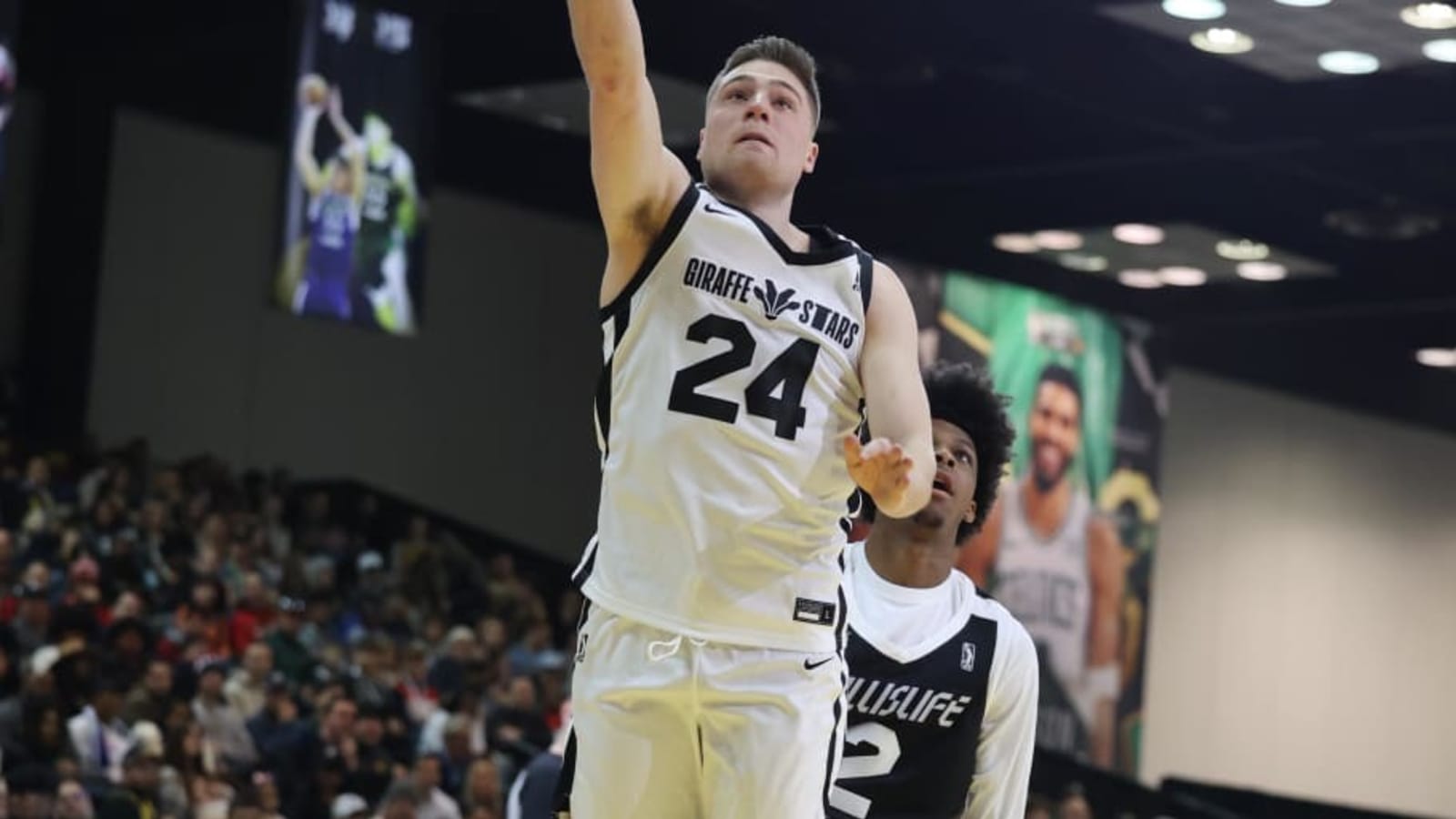 Indiana Pacers waive Kyle Mangas and Cameron McGriff
